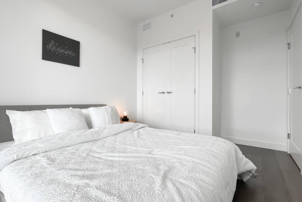Spacious New Apartment With Working Space@Oakridge Vancouver Exterior foto